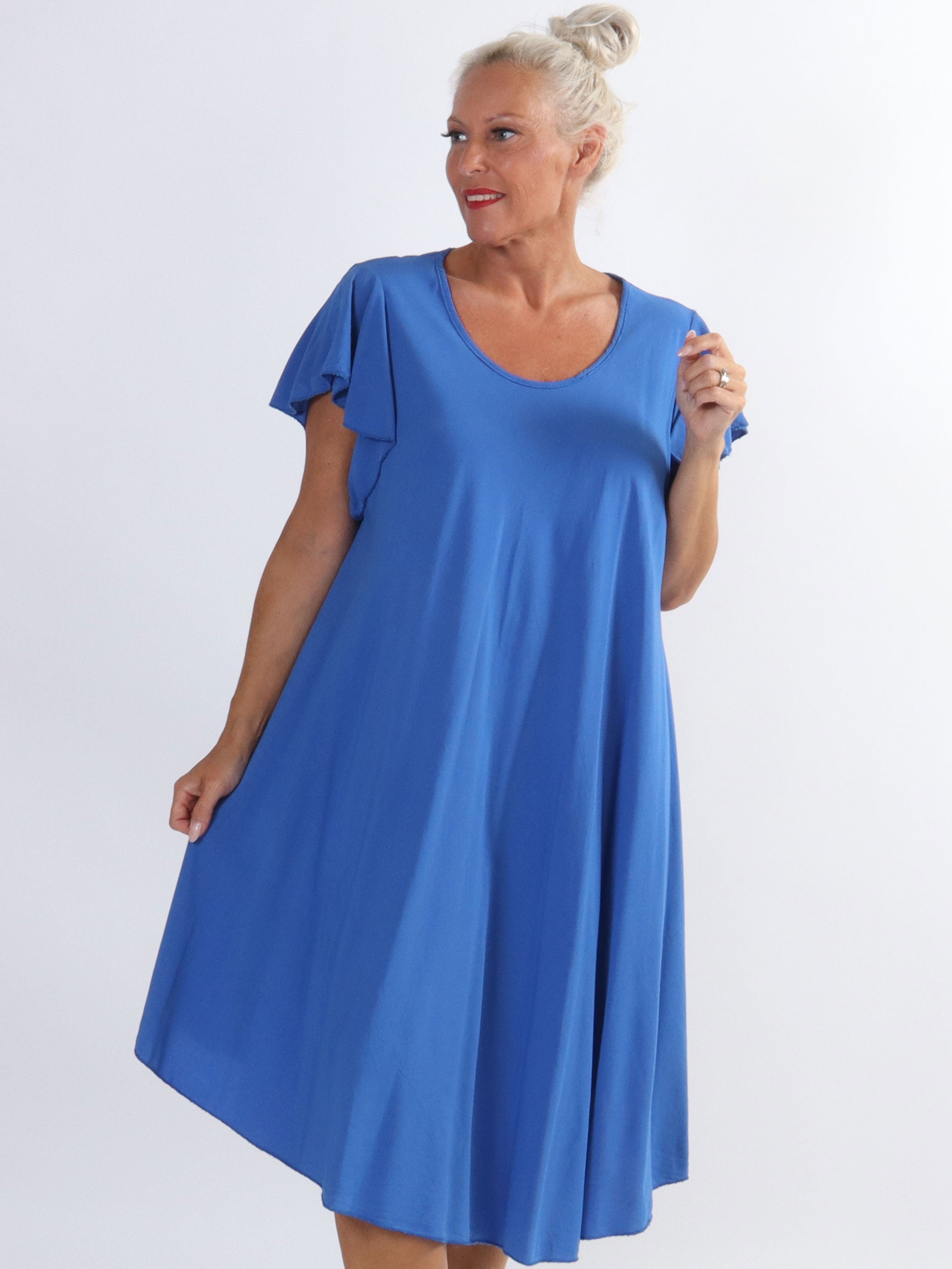 Davina - Simpel plus size kjole i viskose med t-shirt ærmer